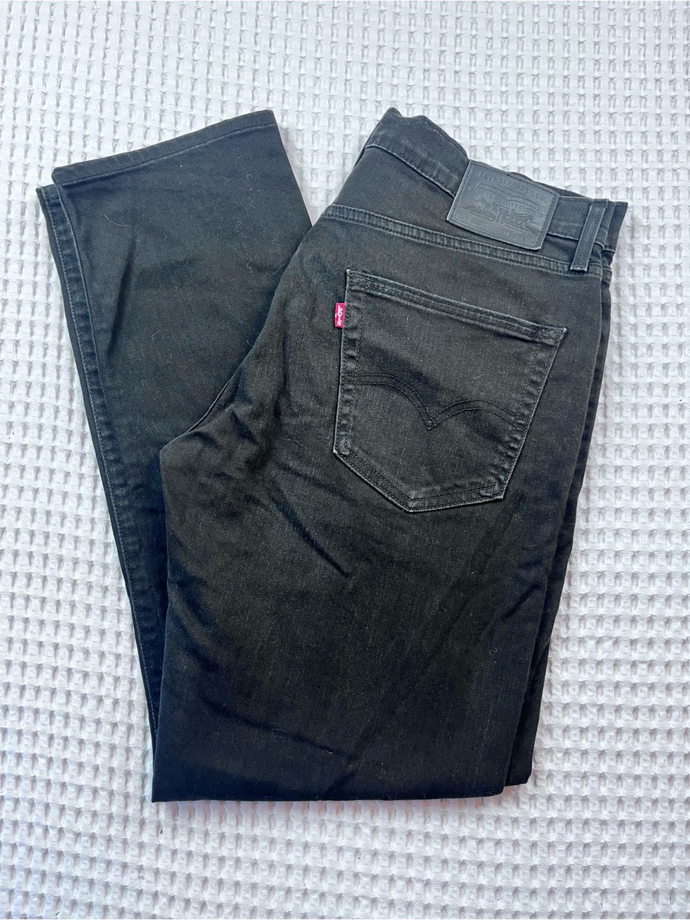 Levi's 502 Men's Black Straight-Leg Jeans. 33x32